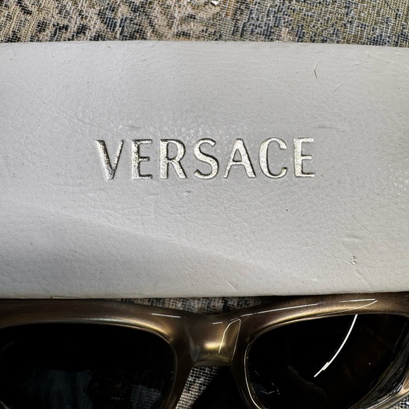 Versace Medusa Biggie Vintage Gold Sunglasses w/ Case/Cleaning Cloth/Auth Card - Picture 14 of 16